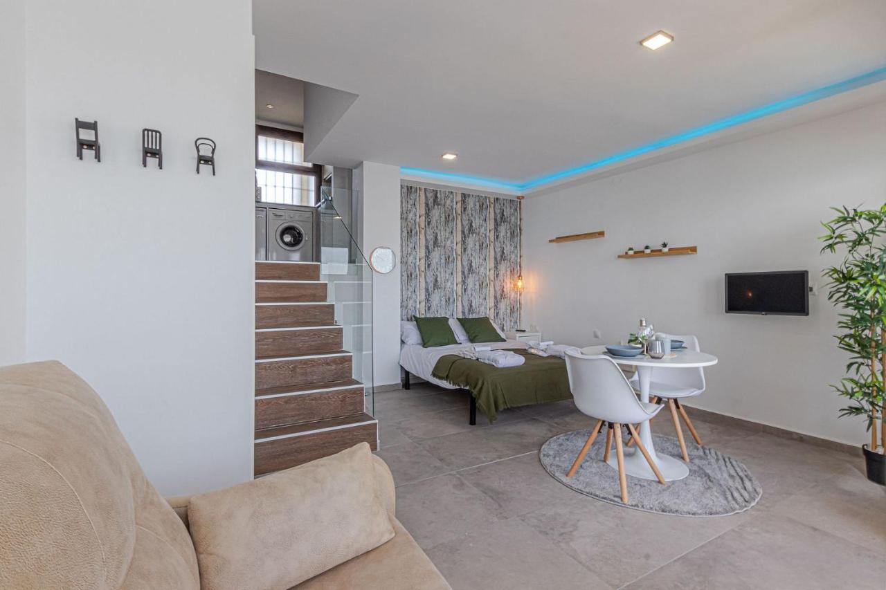 Beachfront With Spectacular Views And Swimming Pool Benalmadena Exterior photo