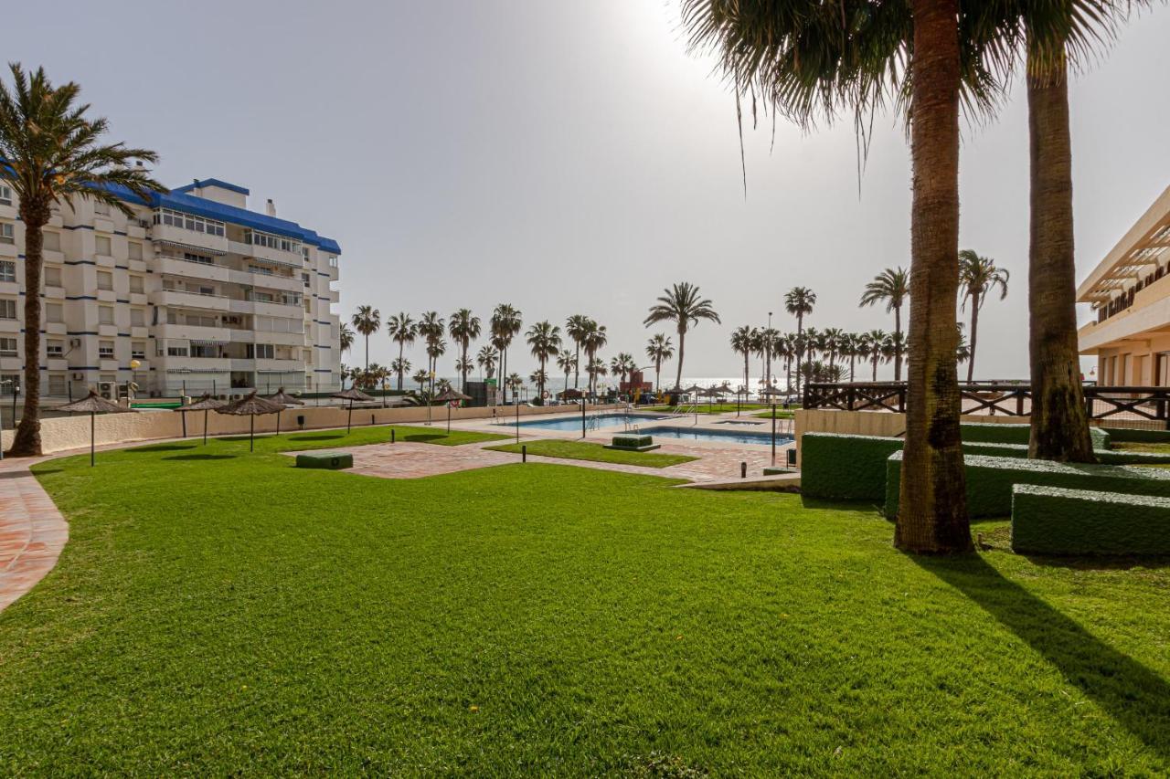 Beachfront With Spectacular Views And Swimming Pool Benalmadena Exterior photo